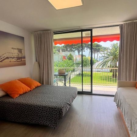 Residencia Beach Кембрилс Екстериор снимка