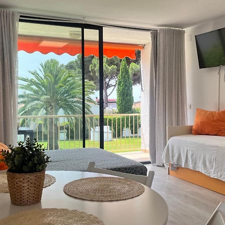 Residencia Beach Кембрилс Екстериор снимка