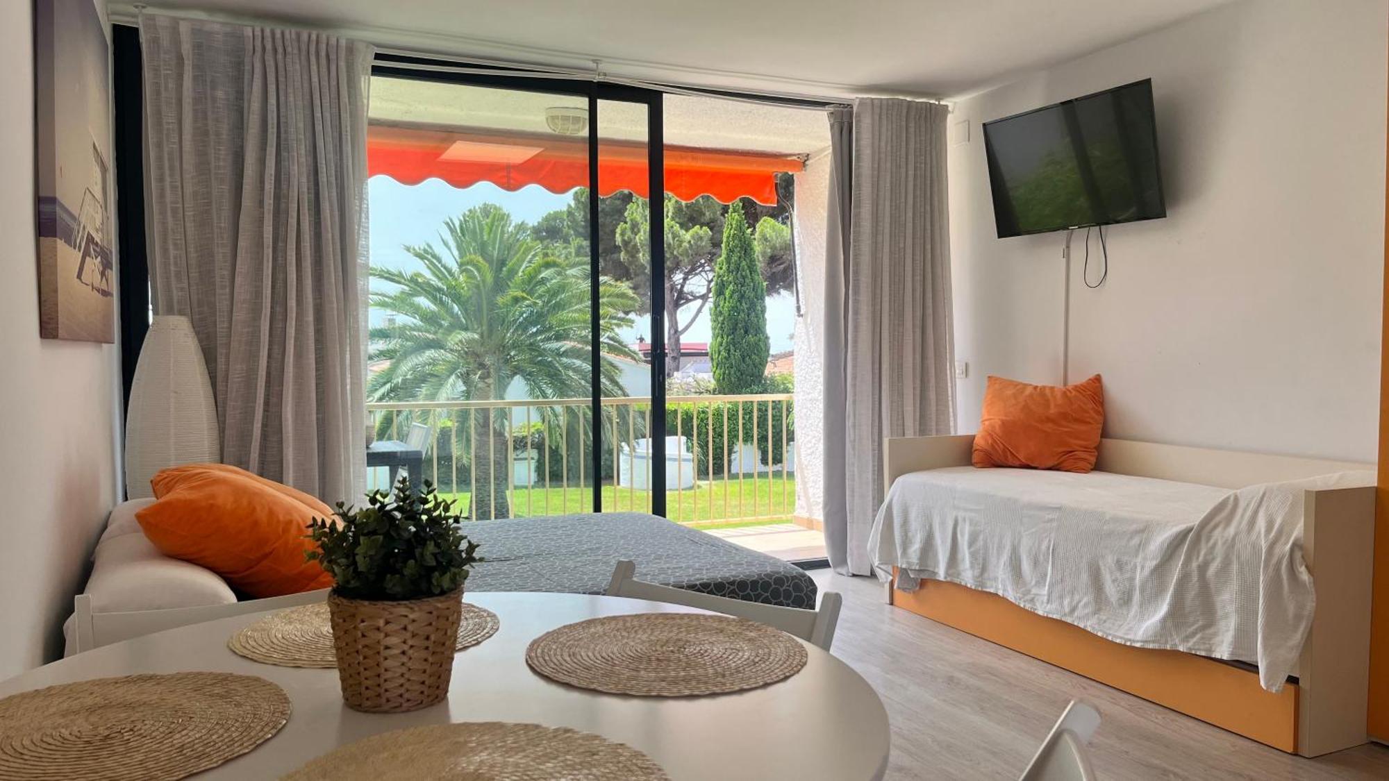Residencia Beach Кембрилс Екстериор снимка